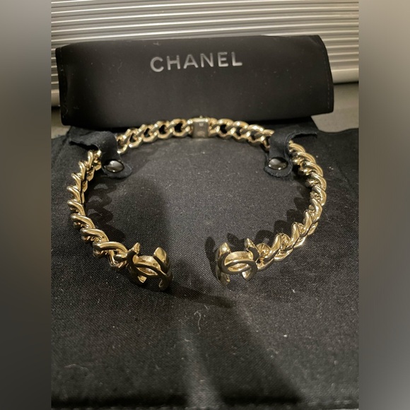 CHANEL CC GOLD CHAIN LINK CHOKER NECKLACE SIZE MEDIUM PRELOVED - Picture 7 of 9